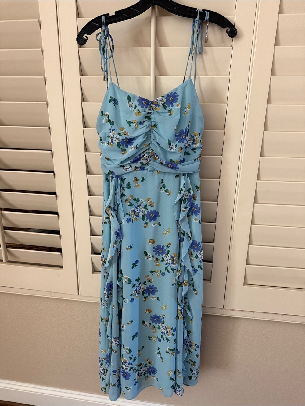 Light Blue Floral Midi Dress with Ruched Bodice and Spaghetti Straps